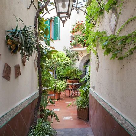Villa Elisa Holiday Home Sorrento Exteriör bild