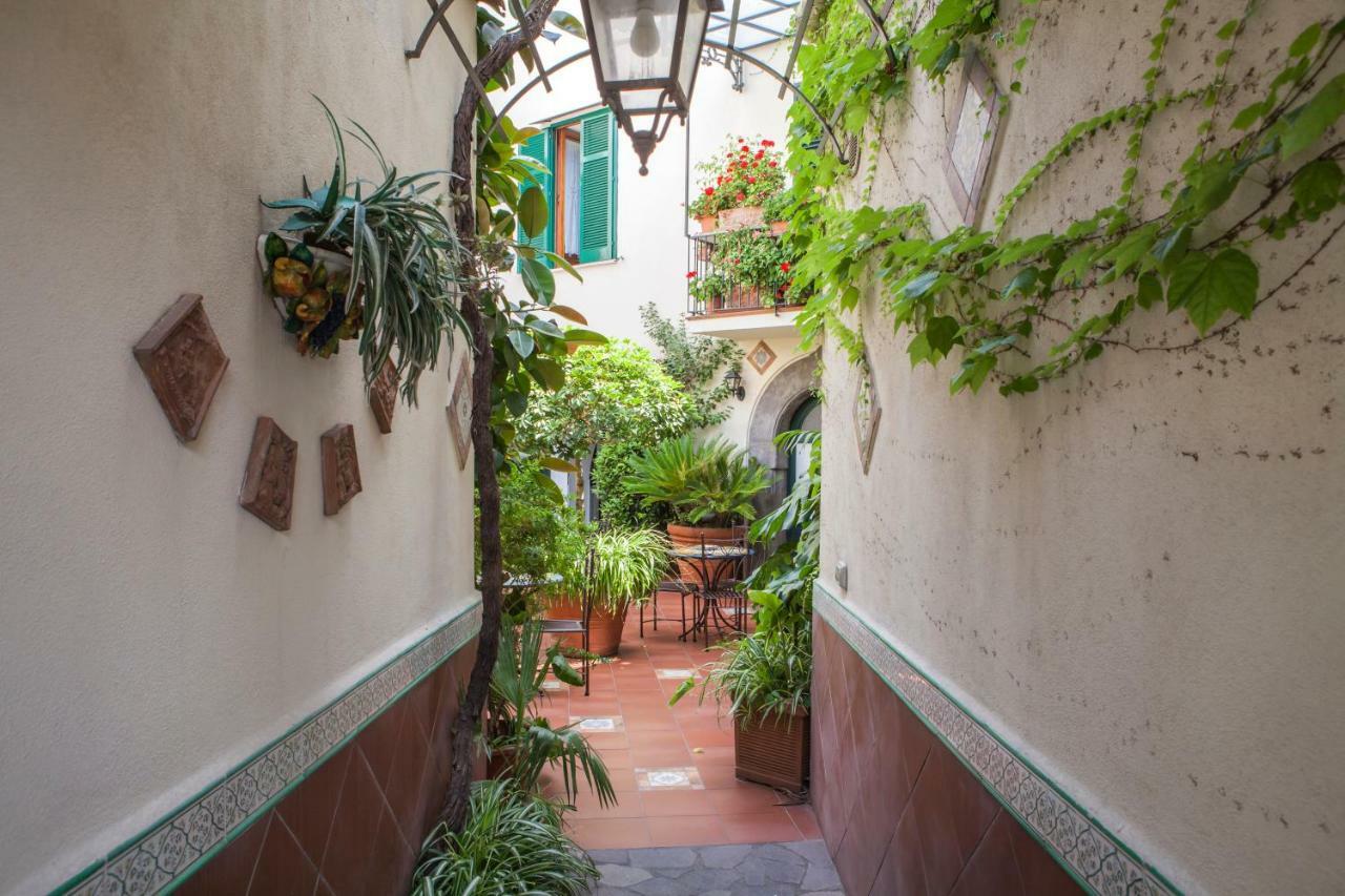 Villa Elisa Holiday Home Sorrento Exteriör bild