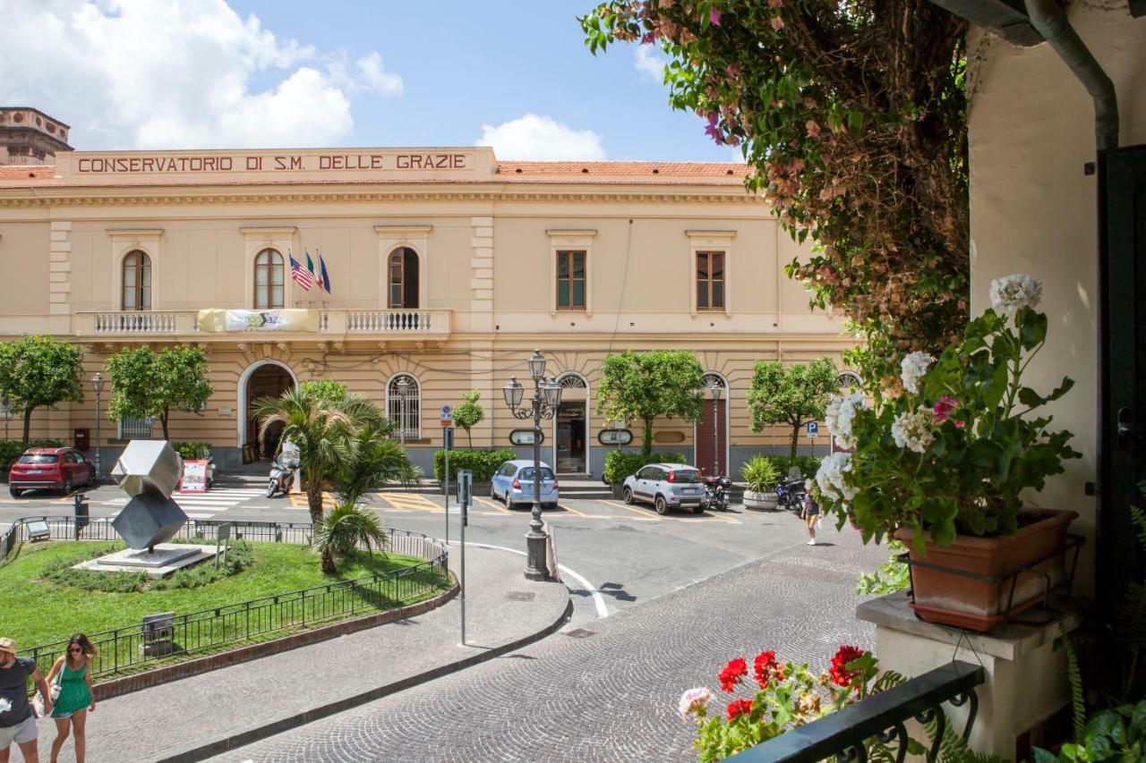 Villa Elisa Holiday Home Sorrento Exteriör bild